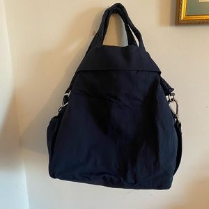 Lululemon On My Level Bag Navy Blue 19L NWOT SOLD OUT AND NO LONGER AVAILABLE